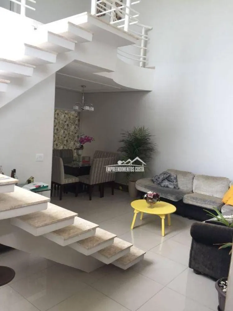 Casa, 4 quartos, 170 m² - Foto 1