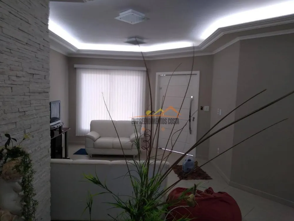 Casa, 3 quartos, 209 m² - Foto 3