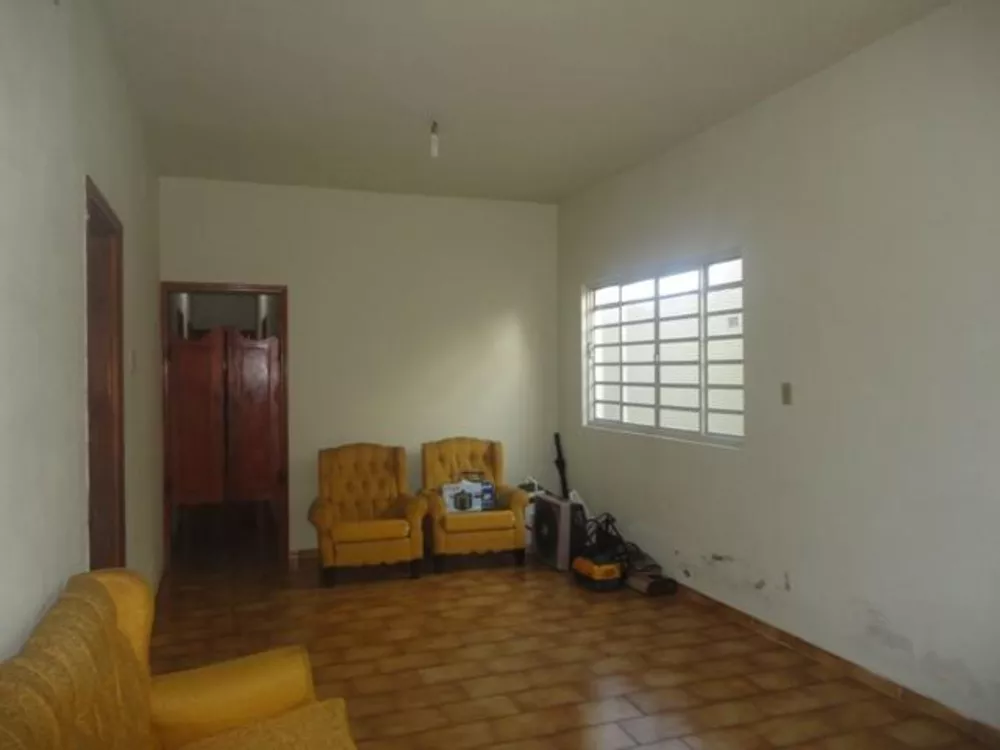 Casa à venda com 3 quartos, 200m² - Foto 3