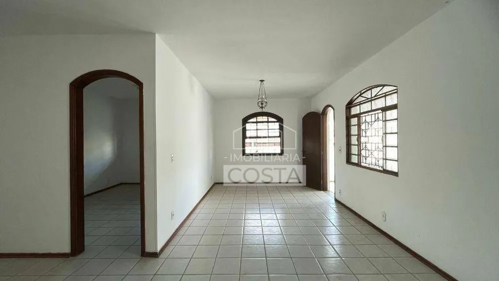 Casa, 3 quartos, 131 m² - Foto 1