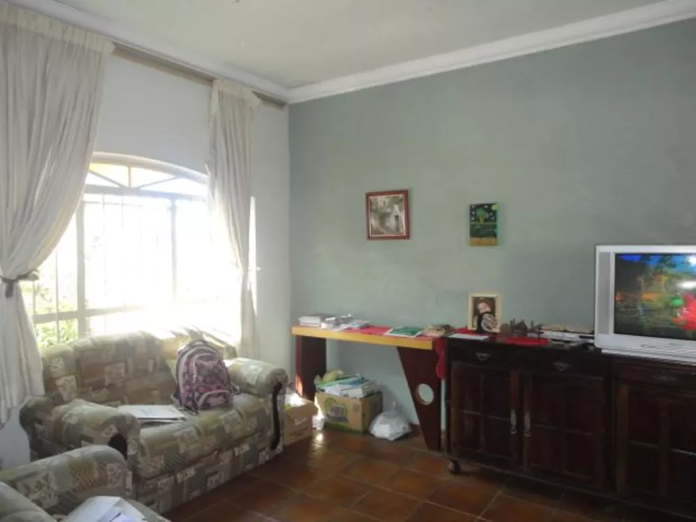 Casa à venda com 2 quartos, 150m² - Foto 2