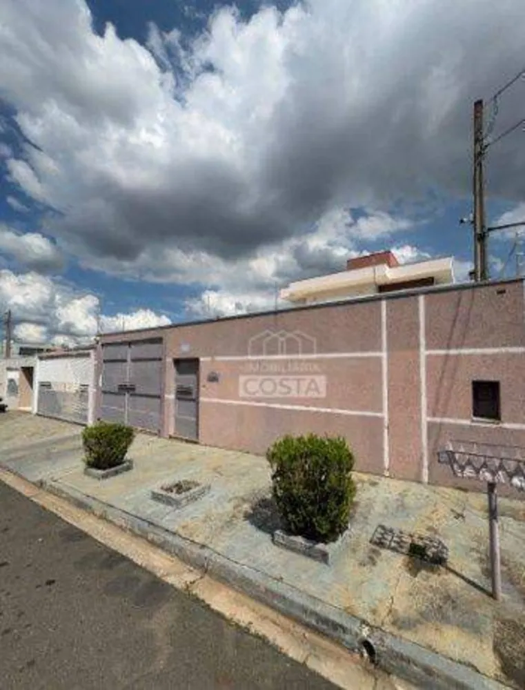 Casa, 4 quartos, 214 m² - Foto 1