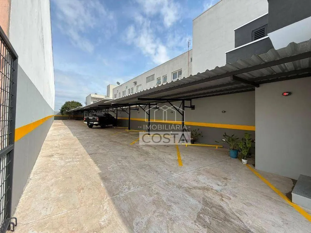 Box-Garagem, 400 m² - Foto 1