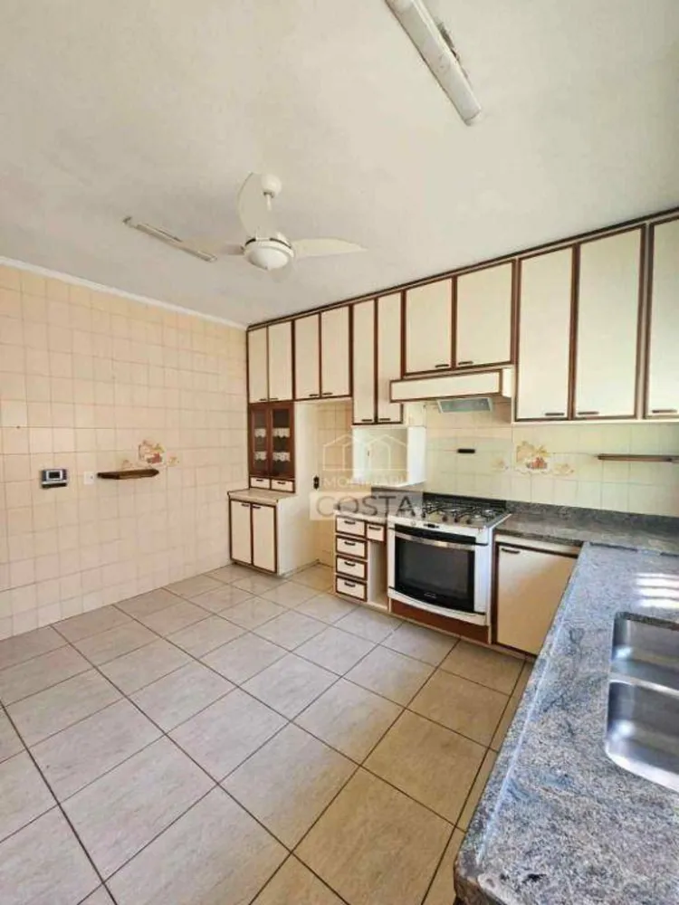 Casa, 4 quartos, 268 m² - Foto 9