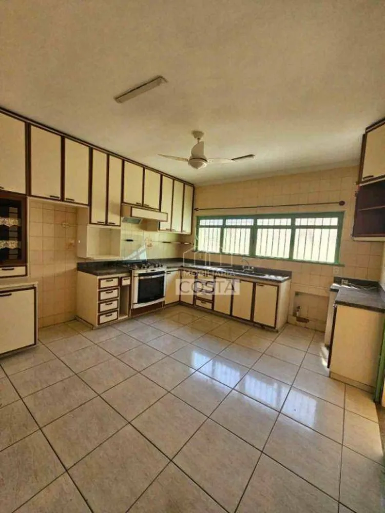 Casa, 4 quartos, 268 m² - Foto 8