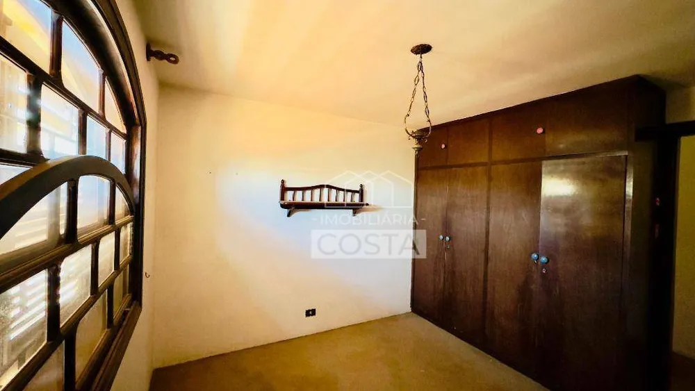 Casa, 4 quartos, 367 m² - Foto 2