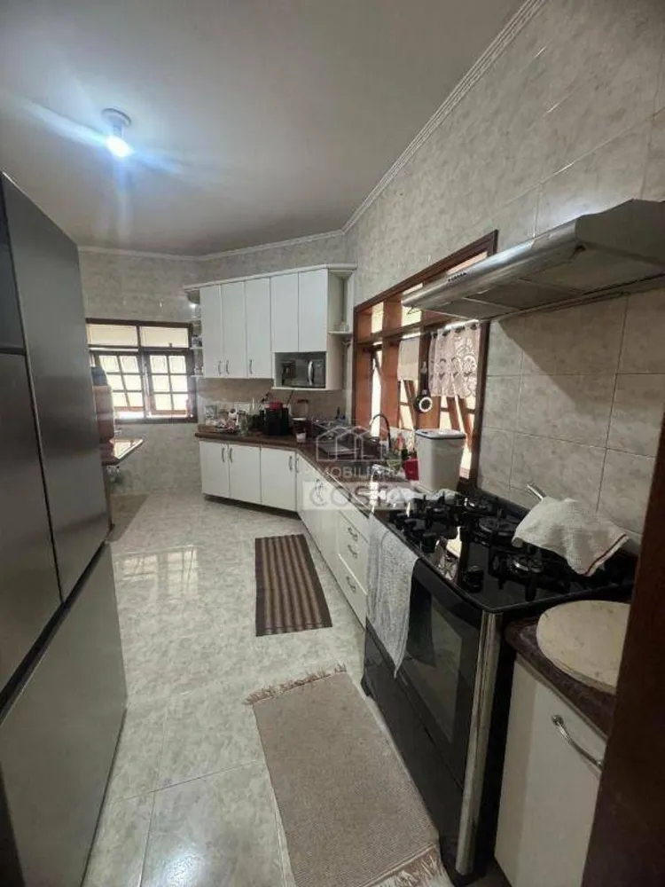 Casa, 4 quartos, 250 m² - Foto 3