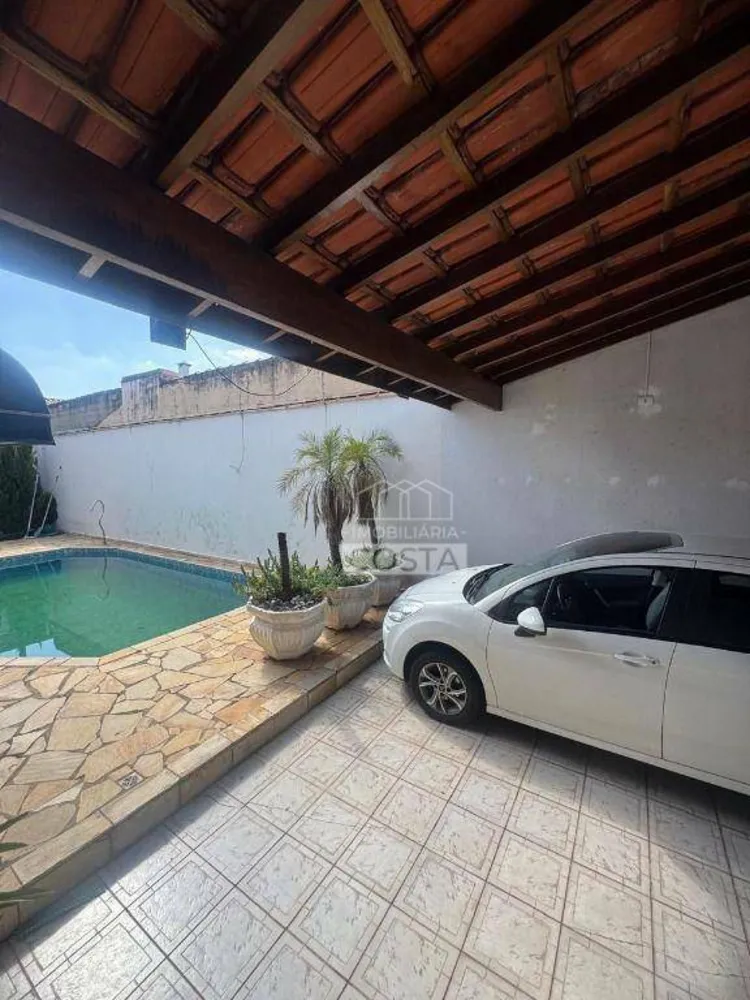 Casa, 4 quartos, 250 m² - Foto 15