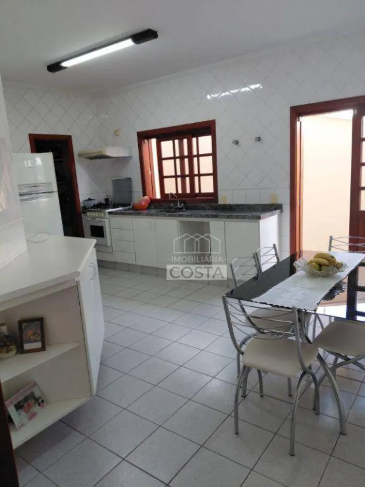 Casa, 4 quartos, 268 m² - Foto 3