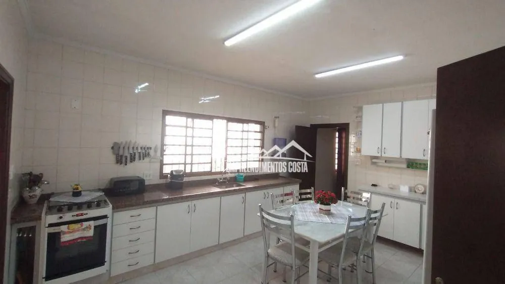 Casa, 3 quartos, 210 m² - Foto 10