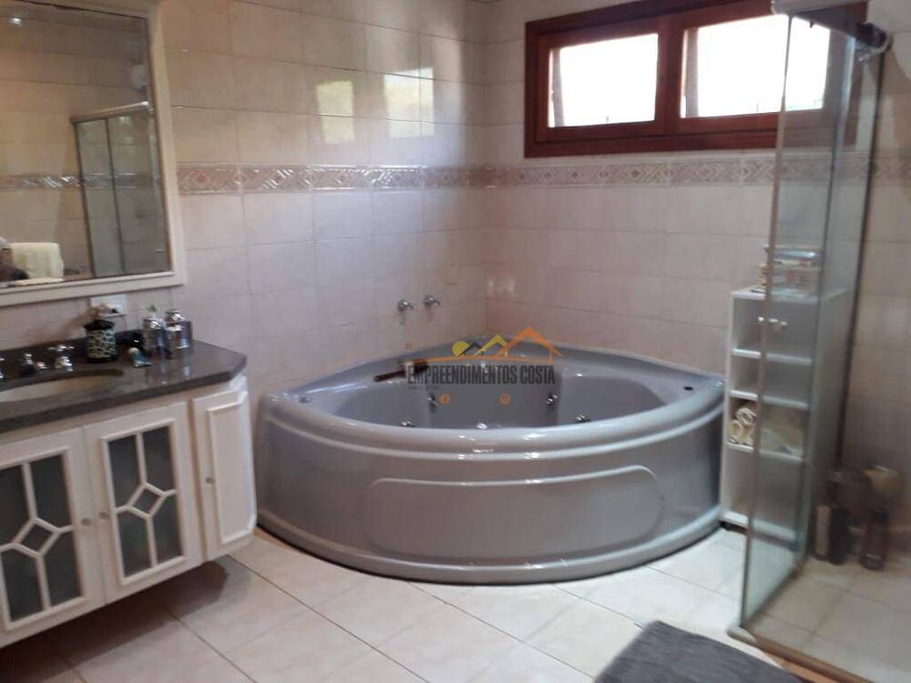 Casa de Condomínio à venda com 4 quartos, 434m² - Foto 4