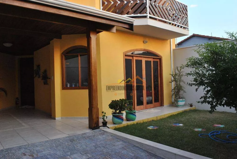 Casa, 3 quartos, 247 m² - Foto 4