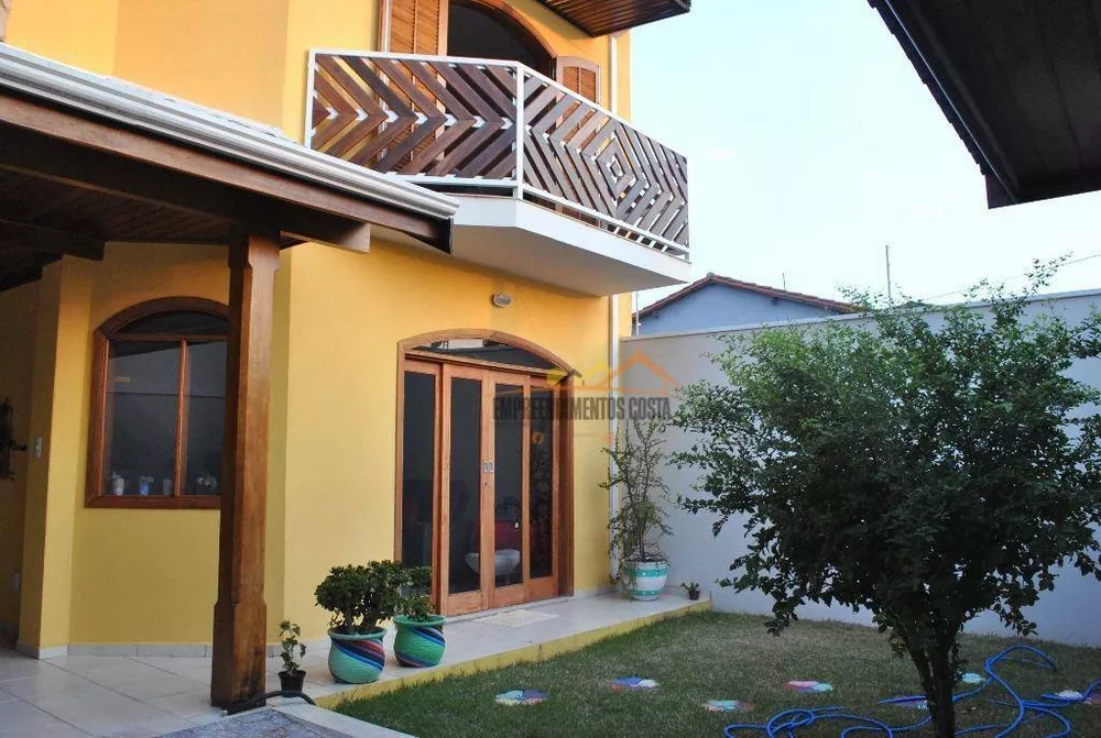 Casa, 3 quartos, 247 m² - Foto 3