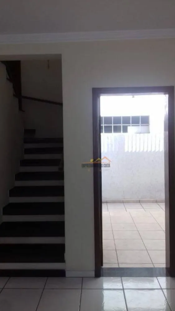 Casa, 3 quartos, 244 m² - Foto 6