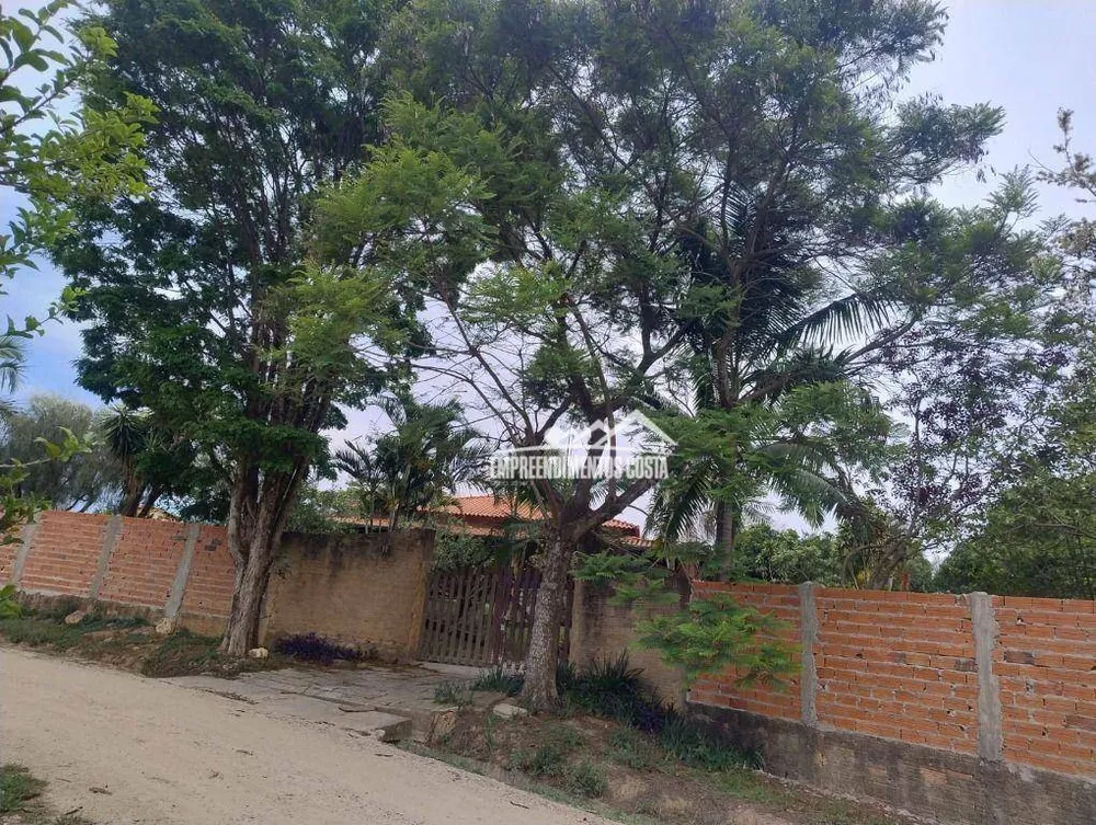 Chácara, 4 quartos, 1800 m² - Foto 1
