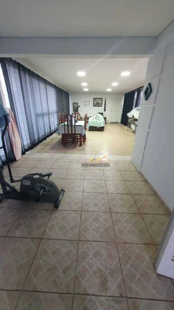 Casa, 6 quartos, 250 m² - Foto 23