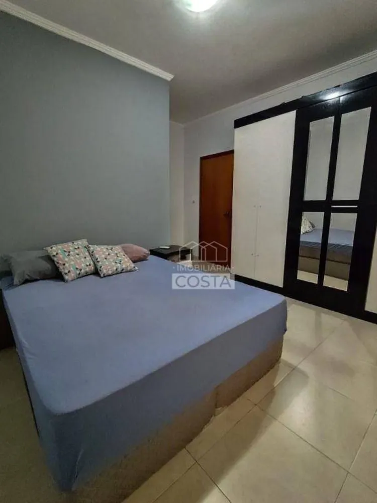 Casa, 3 quartos, 240 m² - Foto 11