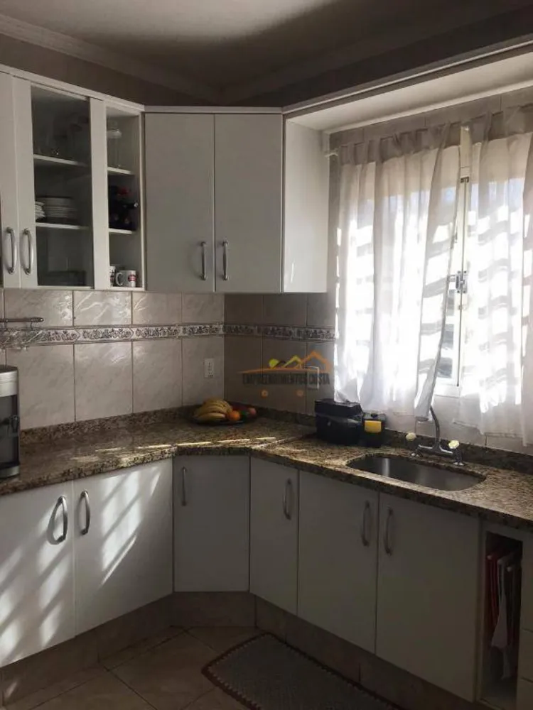 Casa, 5 quartos, 212 m² - Foto 3