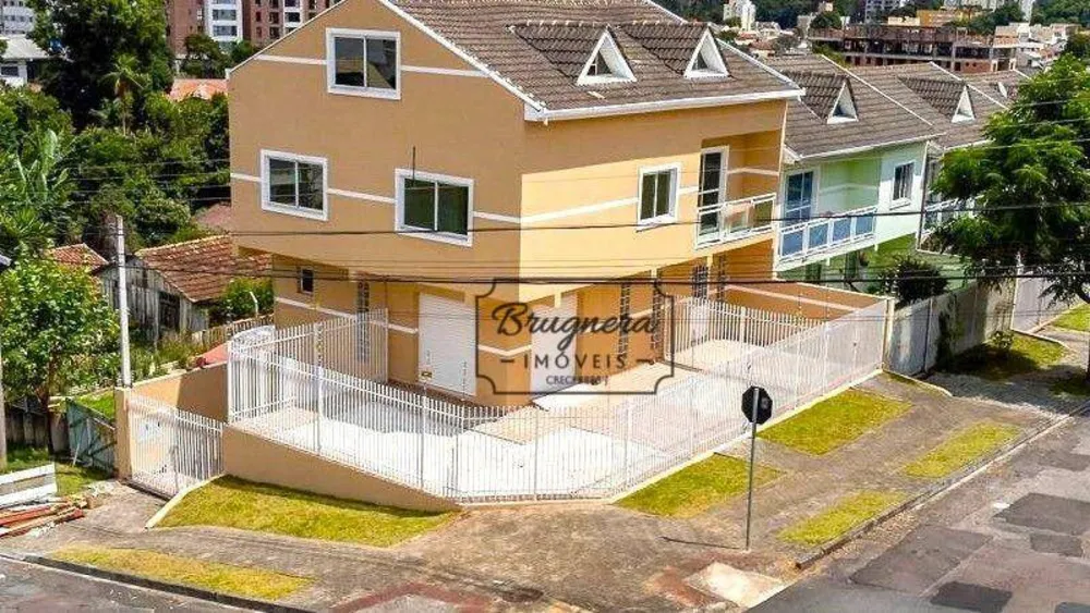 Sobrado, 3 quartos, 267 m² - Foto 1