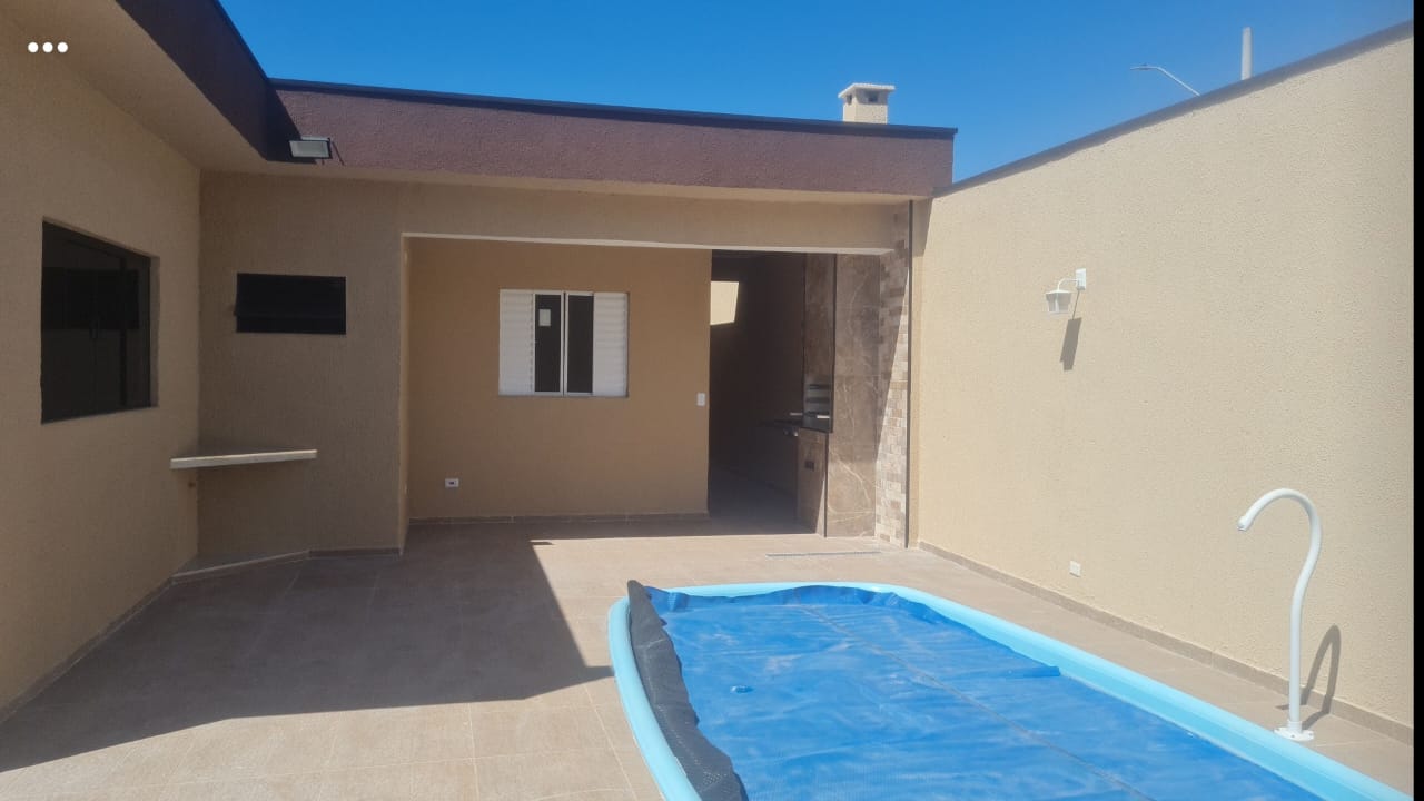 Casa à venda com 3 quartos, 113m² - Foto 1