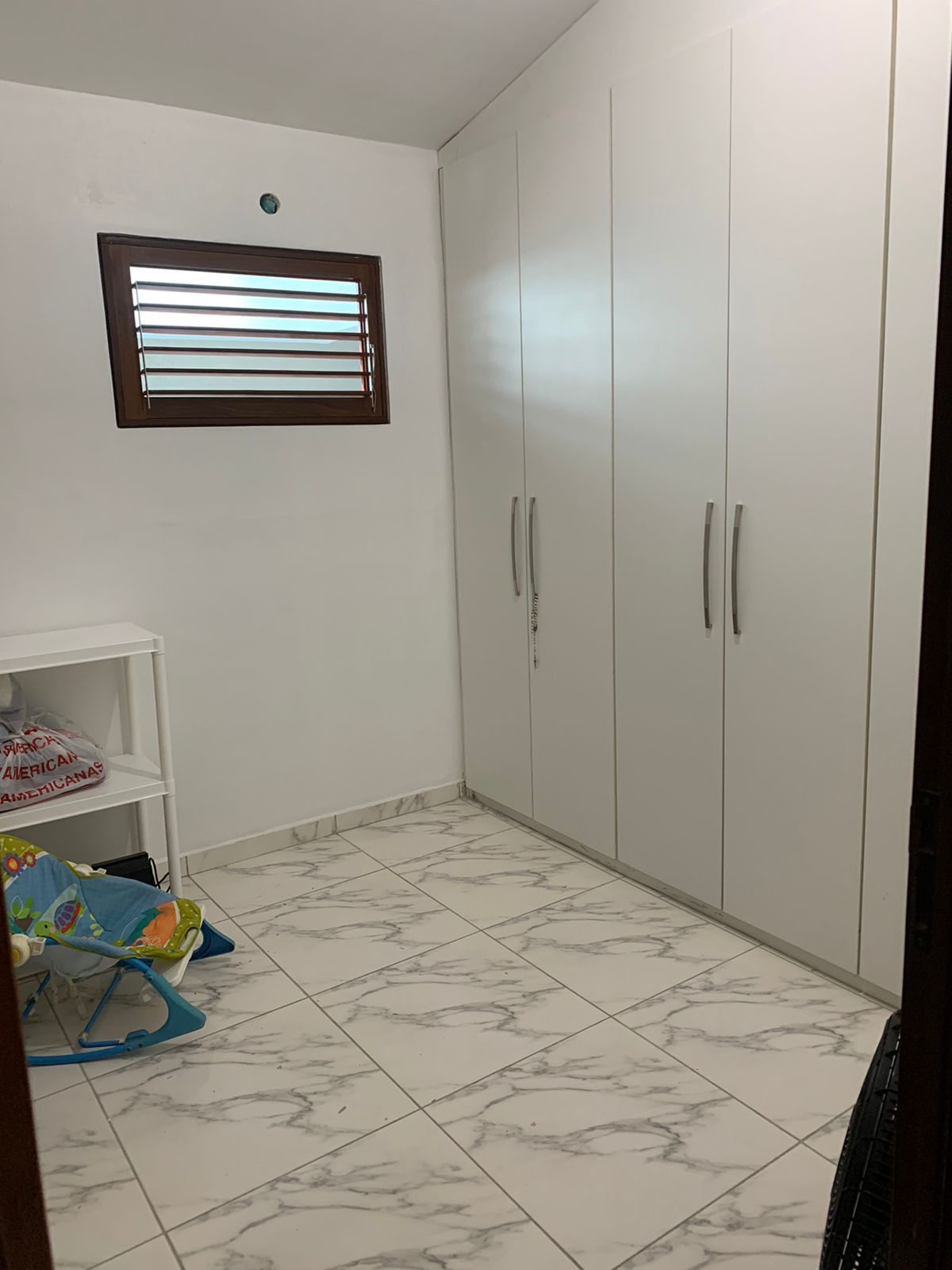 Casa à venda com 4 quartos, 210m² - Foto 3