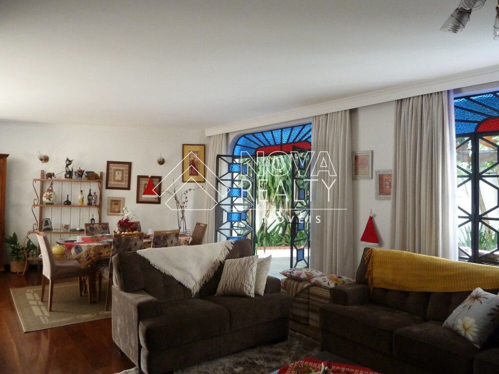 Casa, 4 quartos, 265 m² - Foto 1