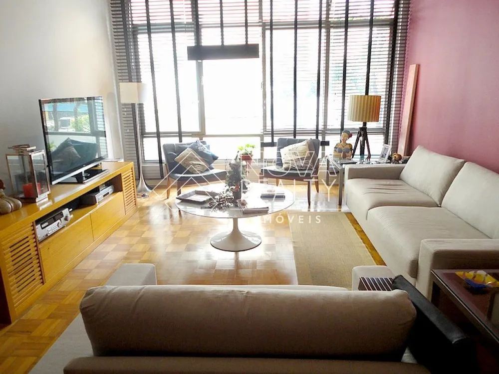 Apartamento, 3 quartos, 159 m² - Foto 1