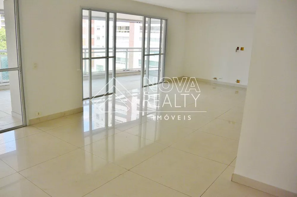 Apartamento à venda com 4 quartos, 186m² - Foto 2