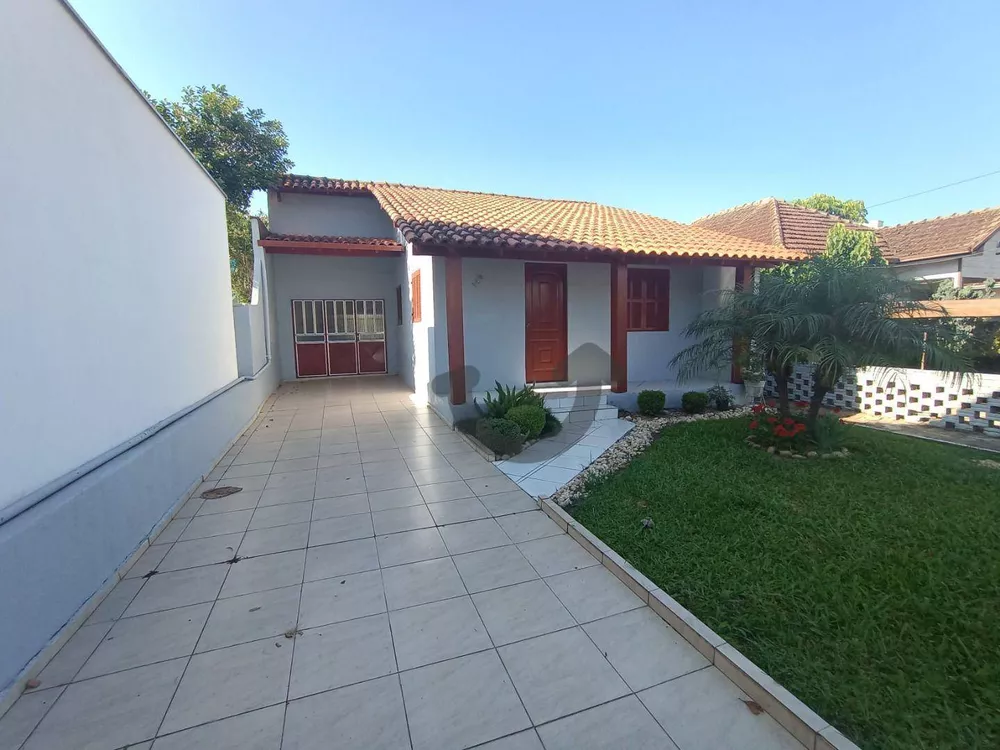 Casa à venda com 2 quartos, 129m² - Foto 1