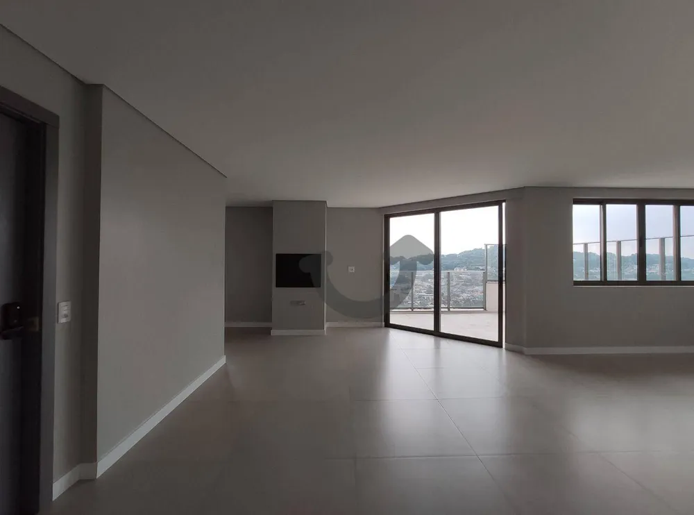 Apartamento, 3 quartos, 197 m² - Foto 1