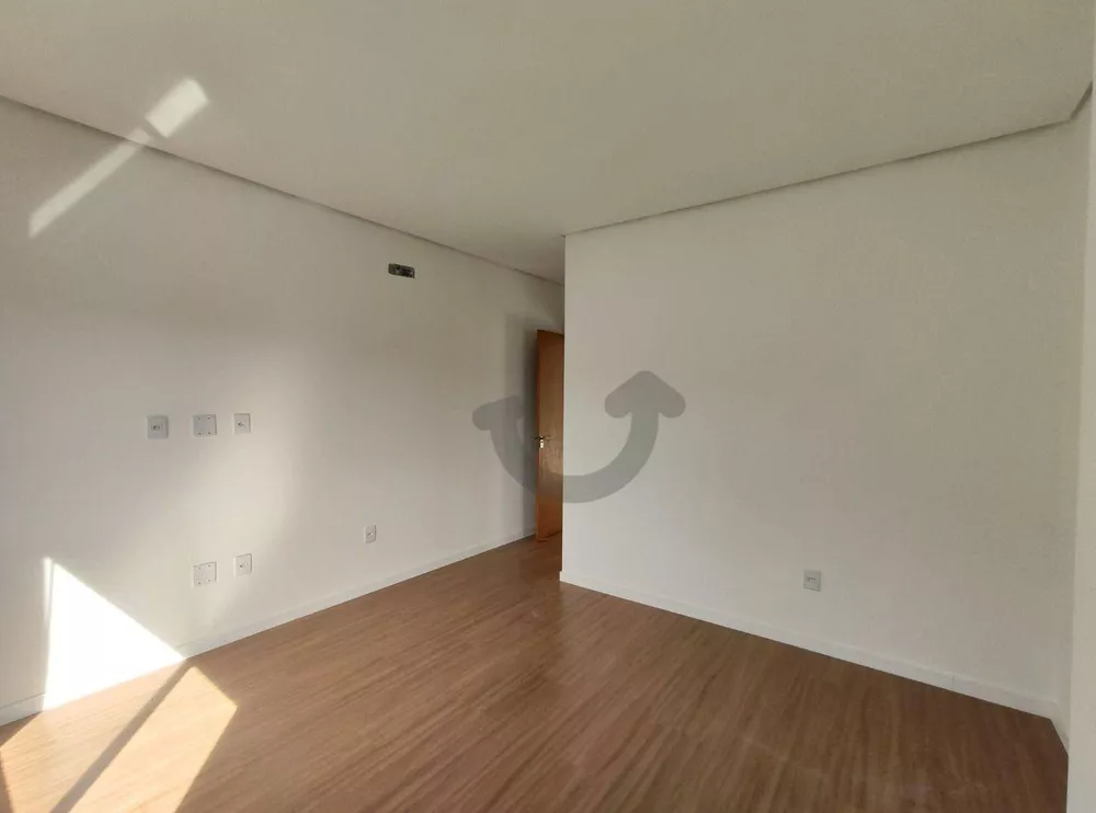 Casa, 3 quartos, 224 m² - Foto 1