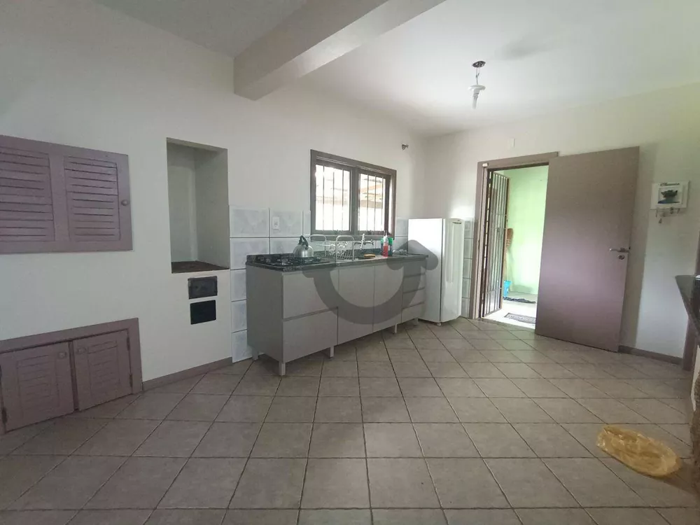 Casa à venda com 3 quartos, 170m² - Foto 2