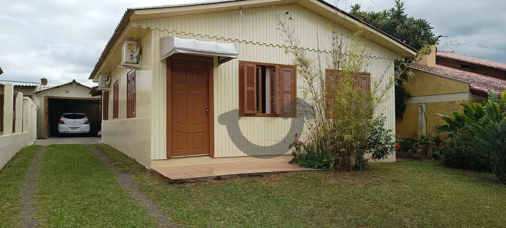 Casa à venda com 3 quartos, 90m² - Foto 1