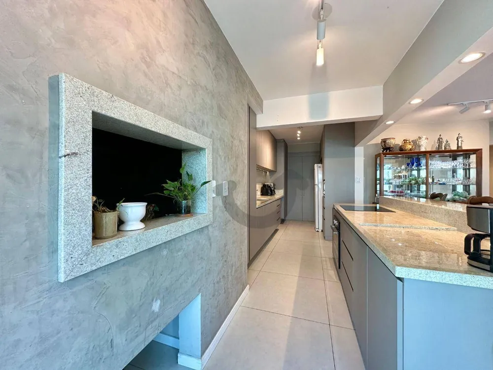 Apartamento, 4 quartos, 215 m² - Foto 1
