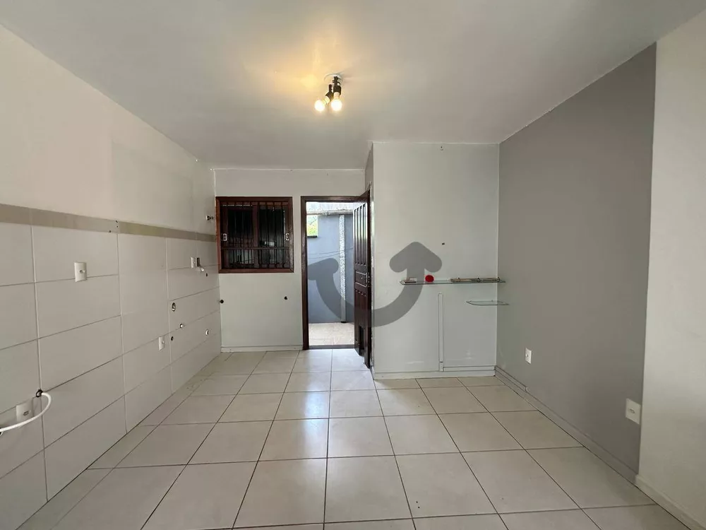 Casa à venda com 1 quarto, 42m² - Foto 2