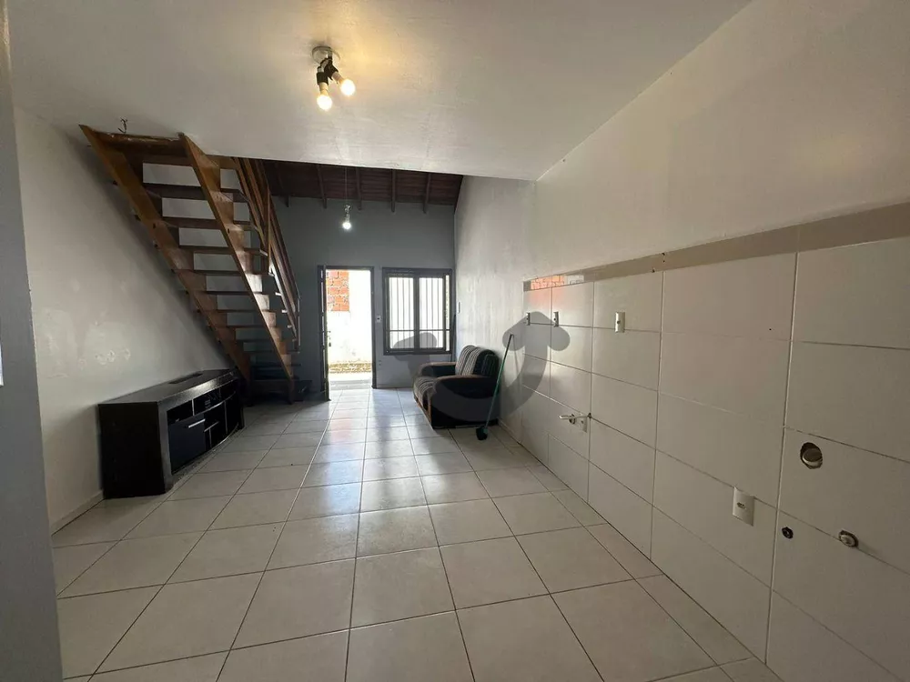 Casa à venda com 1 quarto, 42m² - Foto 1