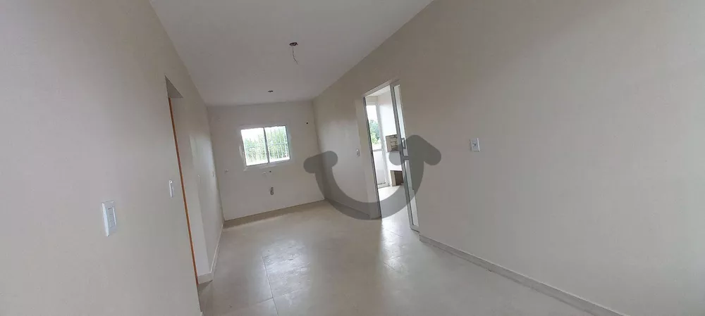 Casa à venda com 2 quartos, 67m² - Foto 4