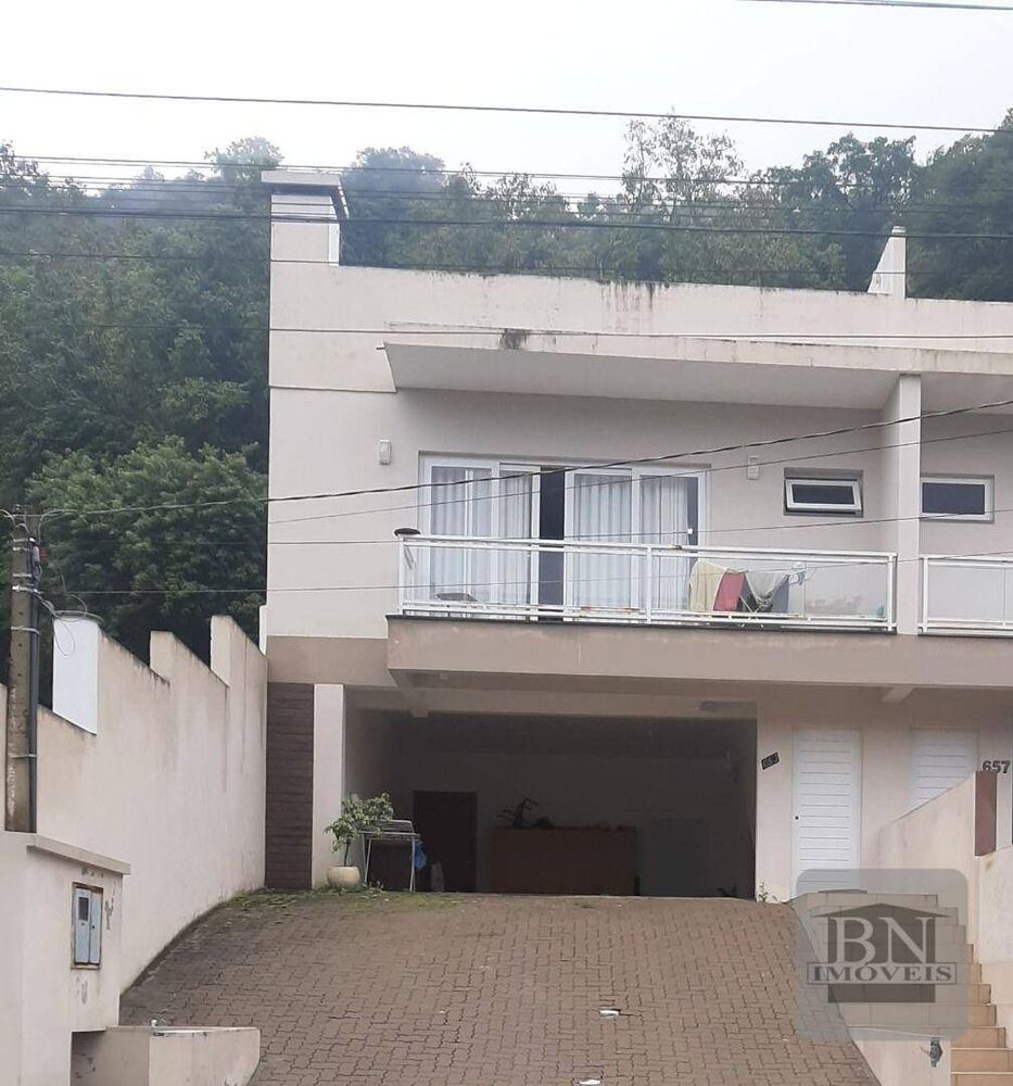 Casa à venda com 3 quartos, 153m² - Foto 1