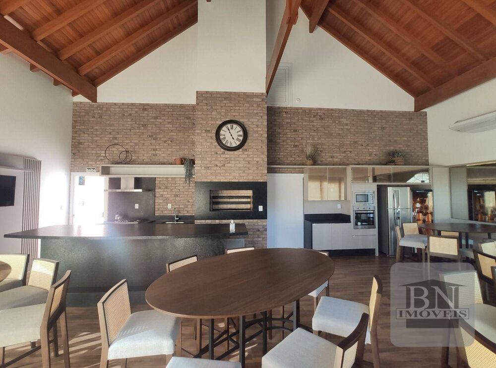 Apartamento, 3 quartos, 220 m² - Foto 1