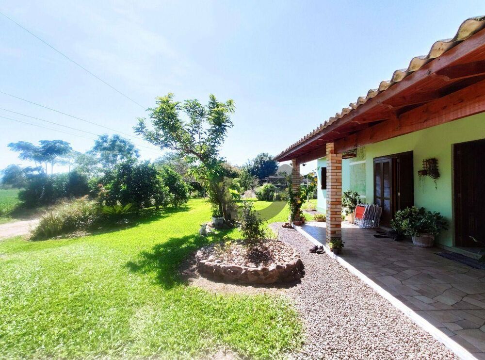 Chácara à venda com 4 quartos, 250m² - Foto 2