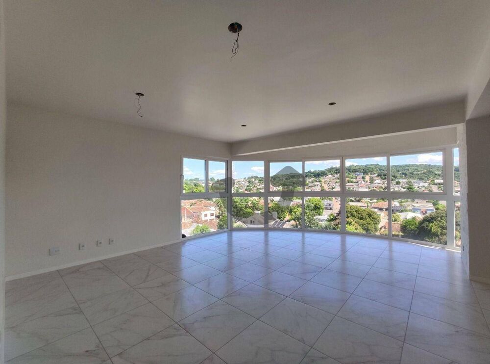 Apartamento à venda com 3 quartos, 112m² - Foto 2