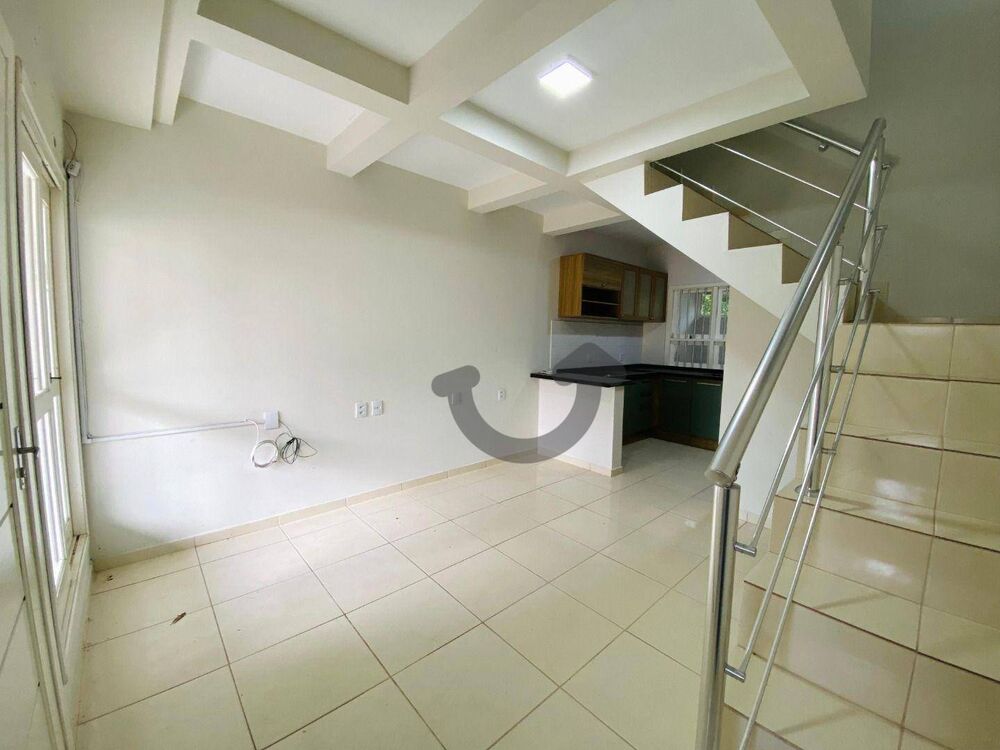 Casa à venda e aluguel com 2 quartos, 65m² - Foto 3