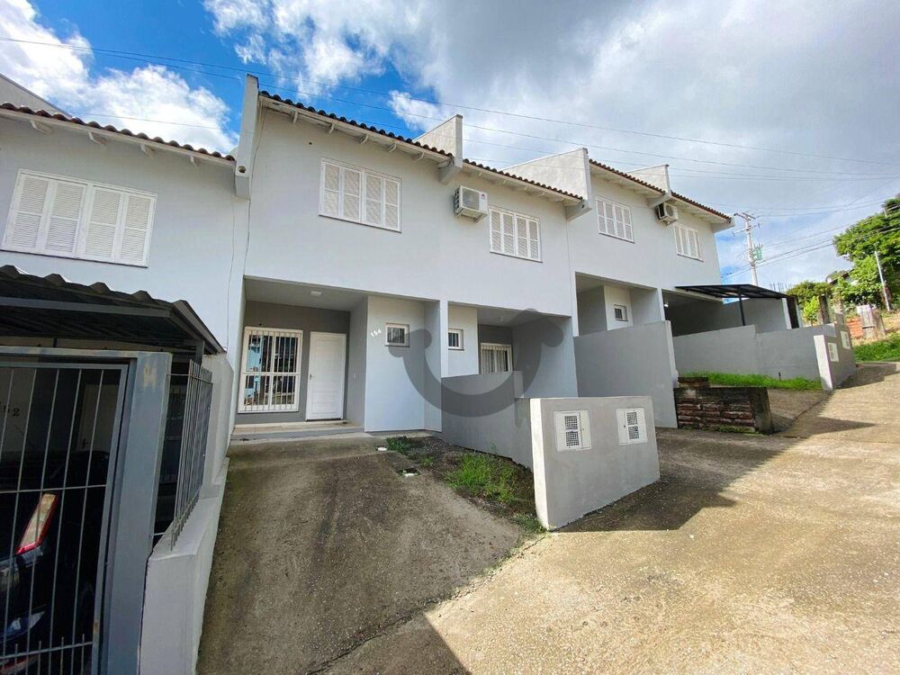 Casa à venda e aluguel com 2 quartos, 65m² - Foto 1