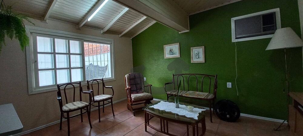 Casa à venda com 5 quartos, 201m² - Foto 11
