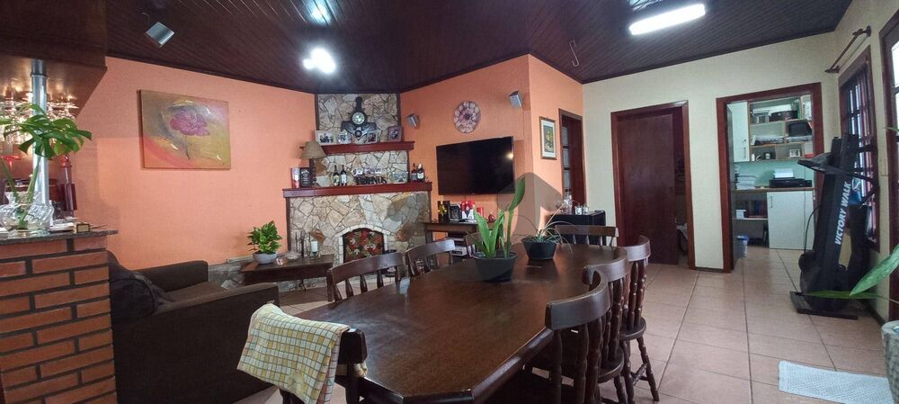 Casa à venda com 5 quartos, 201m² - Foto 19