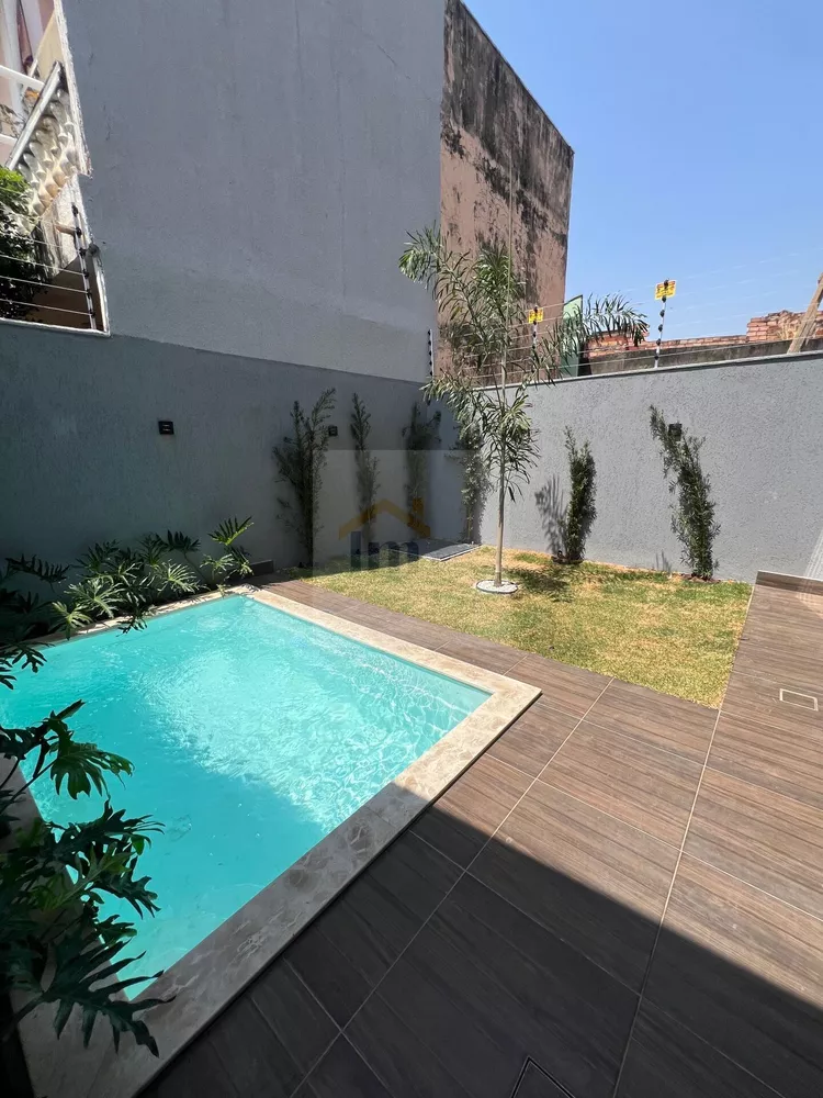 Casa à venda com 3 quartos, 147m² - Foto 2