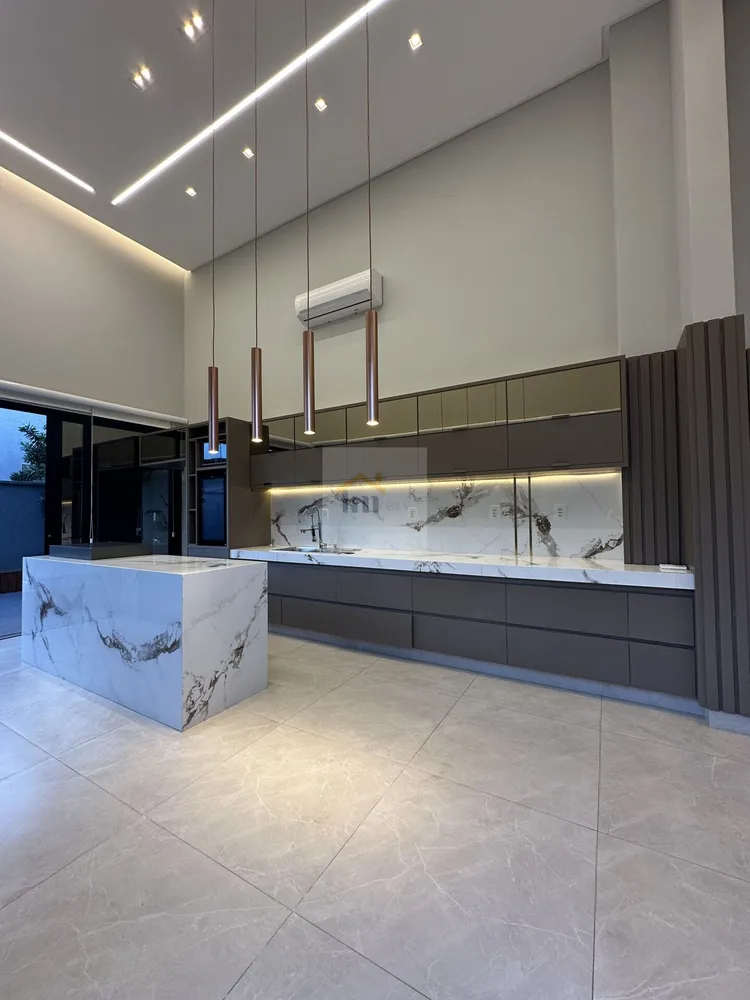 Casa, 3 quartos, 181 m² - Foto 1