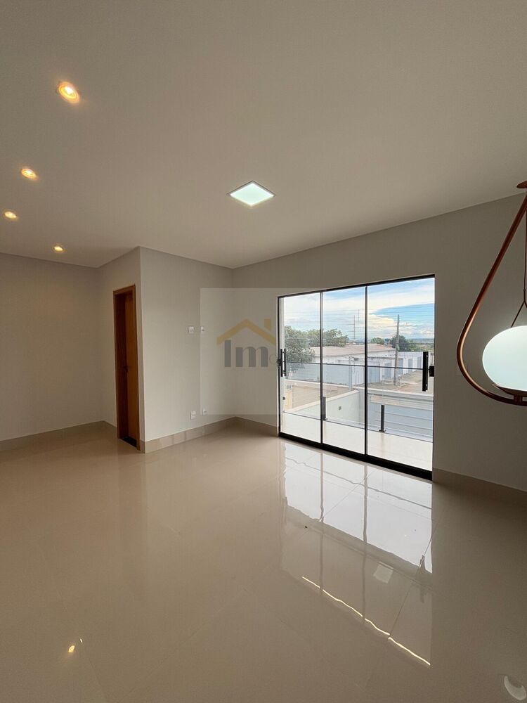 Casa à venda com 4 quartos, 215m² - Foto 9