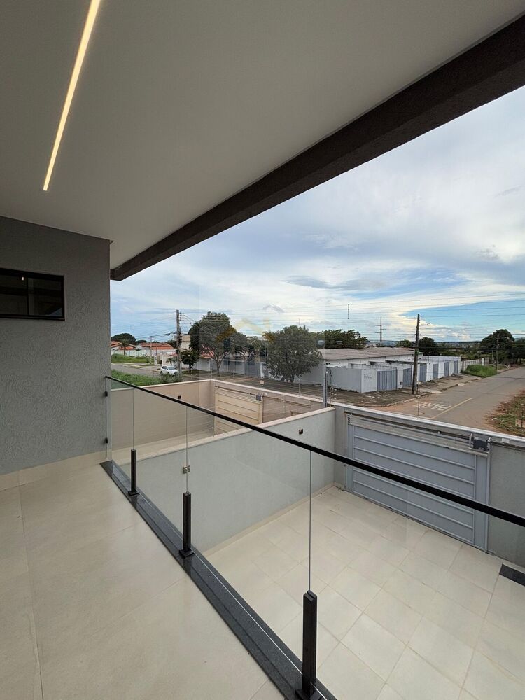Casa à venda com 4 quartos, 215m² - Foto 11