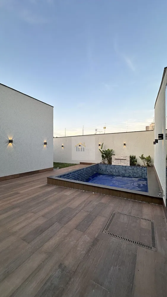 Casa, 4 quartos, 240 m² - Foto 1